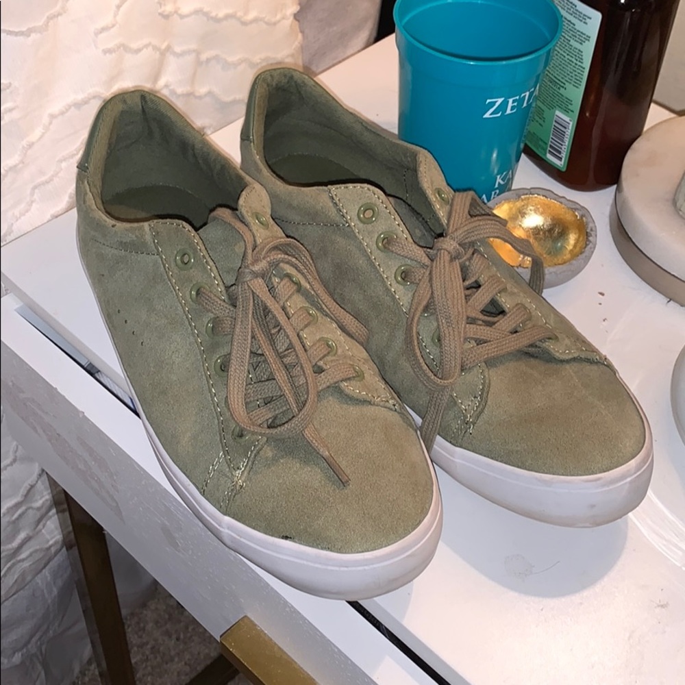 Old navy shoes
